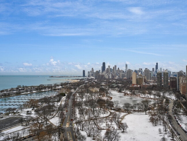 Building Photo - 330 W Diversey Pkwy