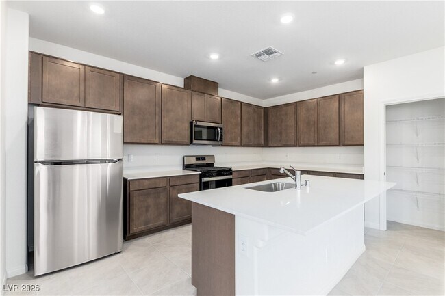 Building Photo - 3564 Dimora St