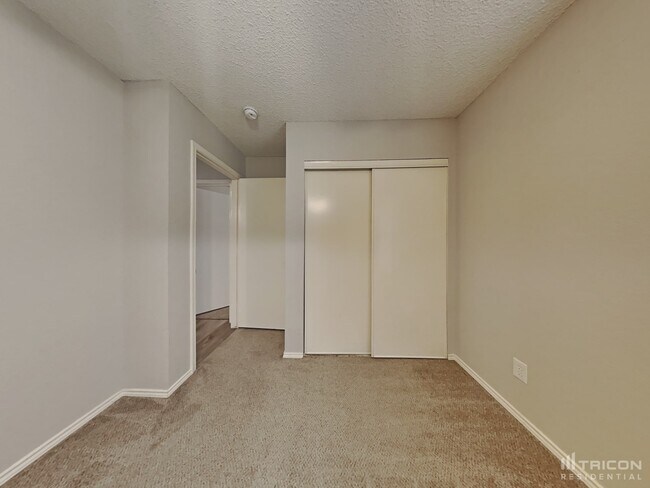 Building Photo - 708 Burlington Ave