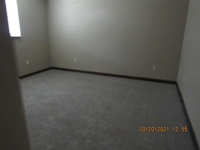 Building Photo - 10 Tanbark Dr