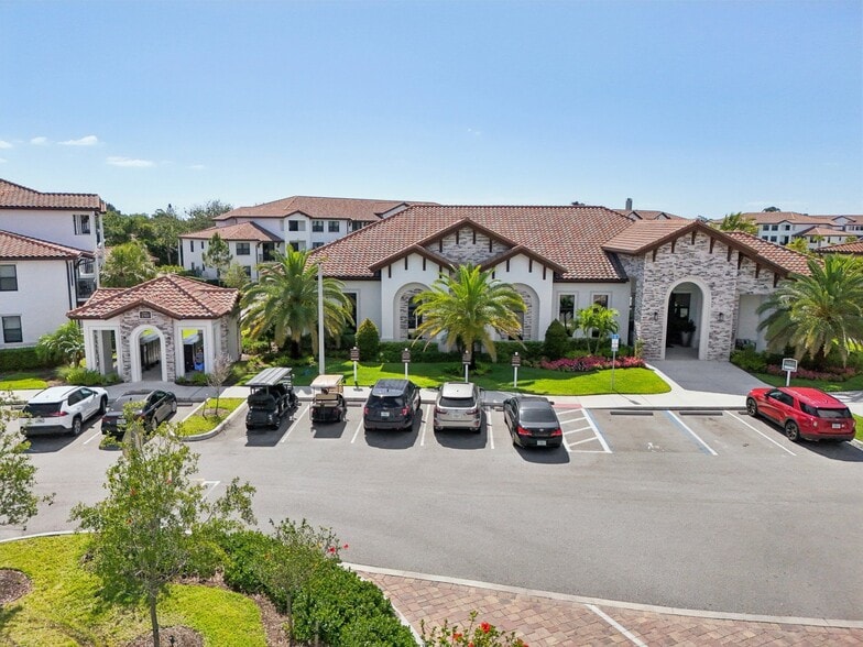 Building Photo - Legacy at Oakwood Landing