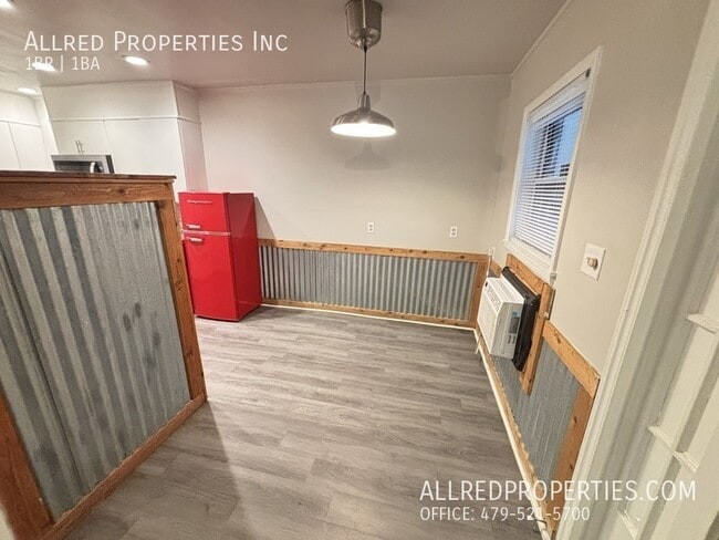 Building Photo - 621 N Leverett