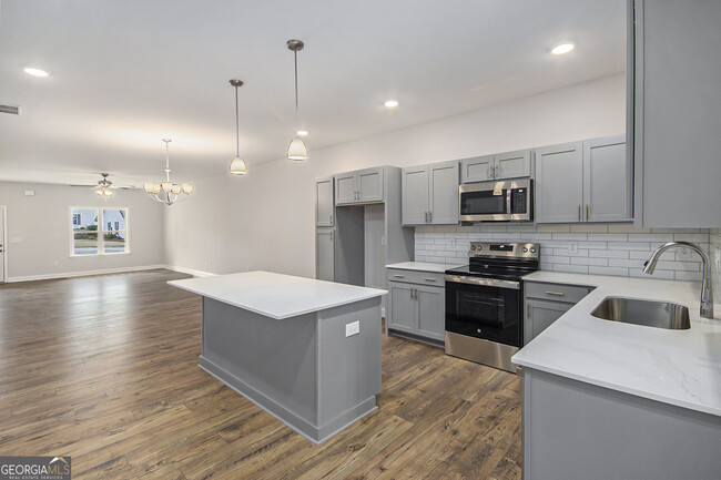 Building Photo - 126 Crest Pointe S