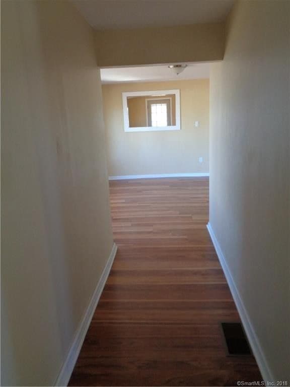 Building Photo - 454 Middle Tpke E