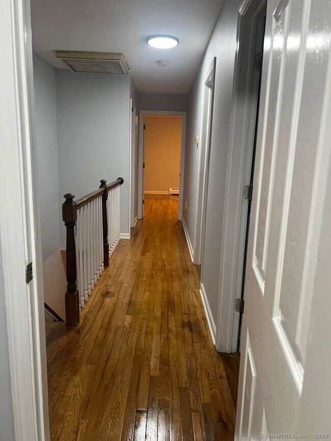 Building Photo - 307 Tolland St