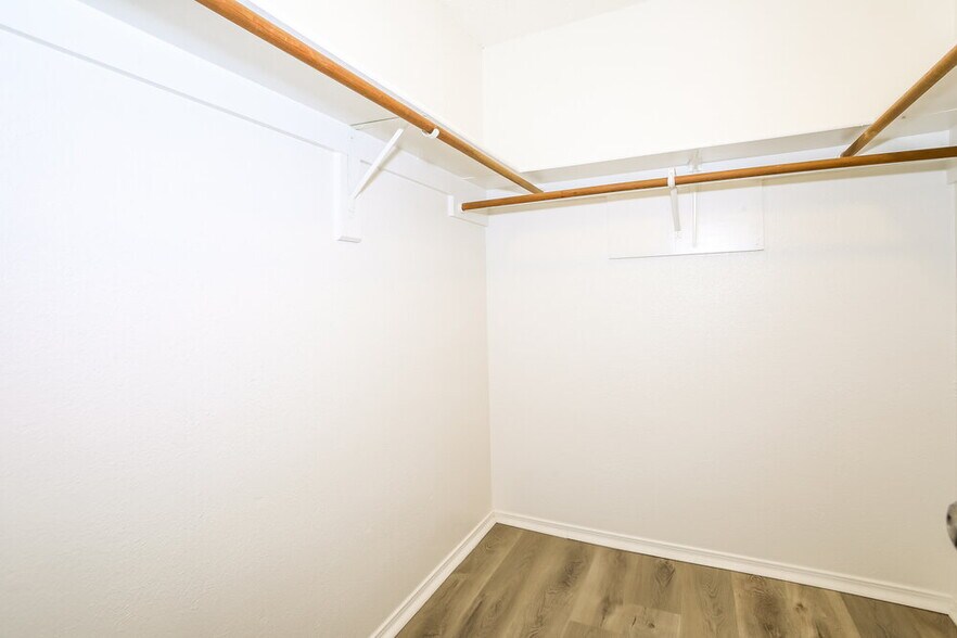 Building Photo - 4006 Bond St