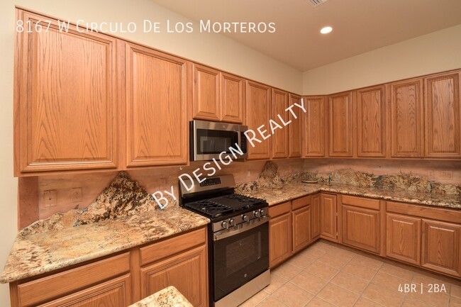 Building Photo - Stunning Santa Fe Style Home with Breathta...