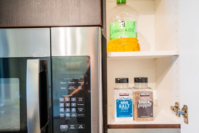 Building Photo - 915 N 4th St