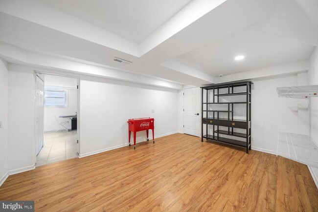 Building Photo - 4622 N Dittmar Rd