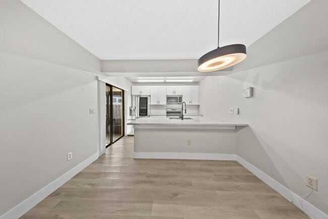 Building Photo - 2920 Pecan Ave