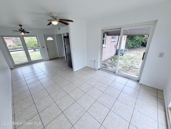 Building Photo - 2107 Little John Rd