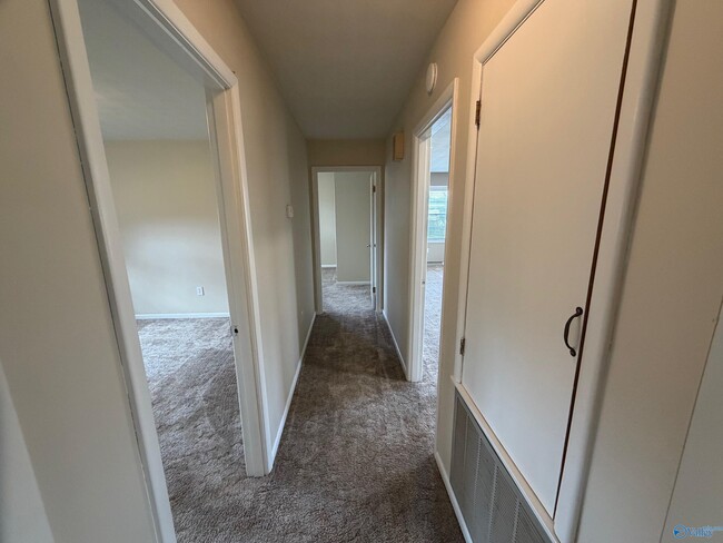 Building Photo - 900 Barclift St NW