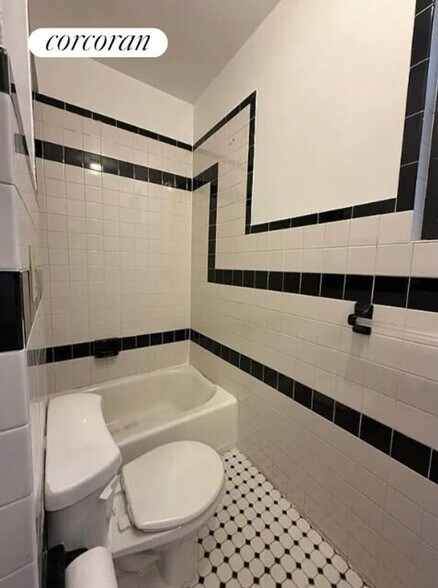 Building Photo - 312 W 98th St