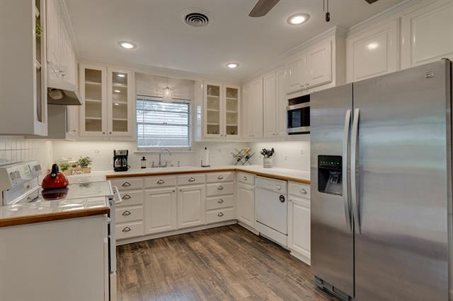 Building Photo - 720 Chisholm Trail