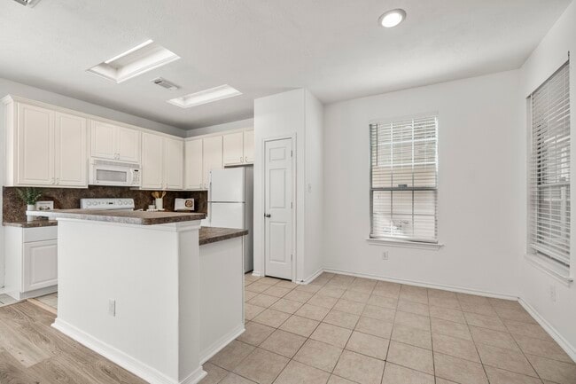 Building Photo - 2911 Hackamore Hollow Ln