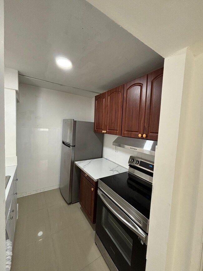 Building Photo - 8002 SW 149th Ave