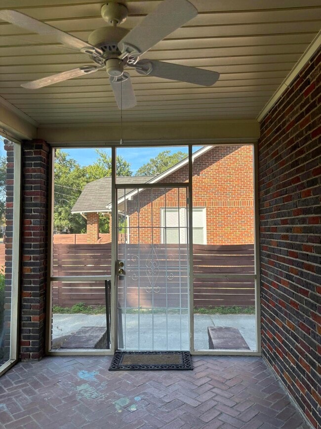 Building Photo - 41 W Charlotte Ave