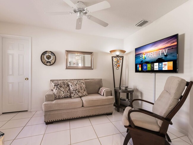 Building Photo - 12807 Hampton Lakes Cir