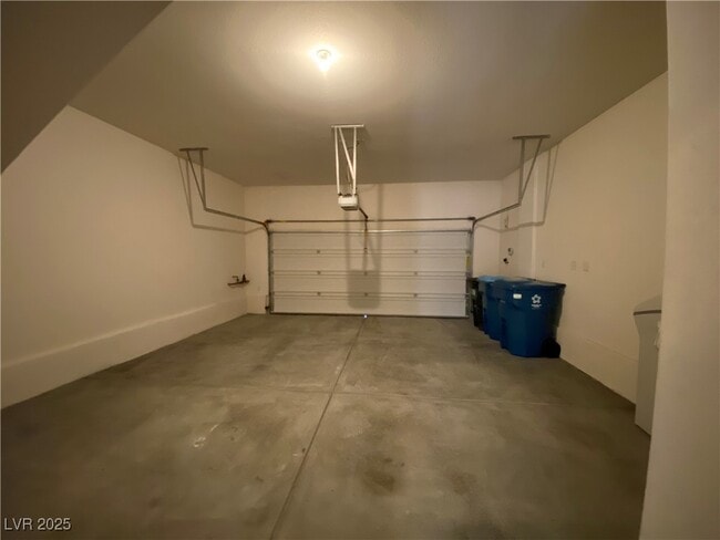 Building Photo - 10817 Wrigley Field Ave