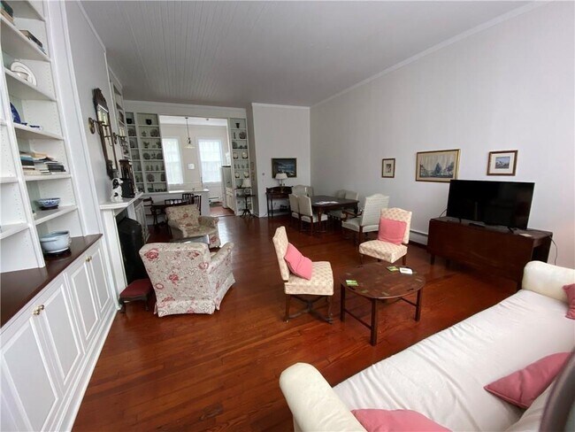 Building Photo - 167 Coggeshall Ave