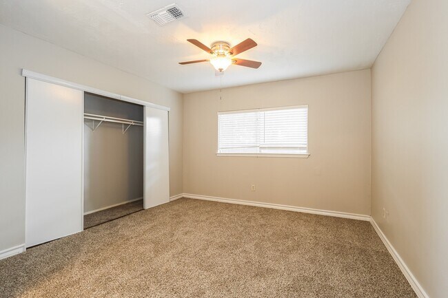Building Photo - 20327 Bridgedale Ln