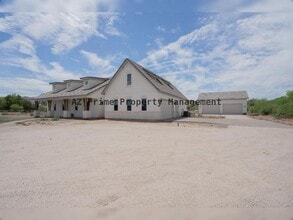 Building Photo - 4831 W Pearce Rd