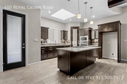 Building Photo - 400 Royal Crown Rd