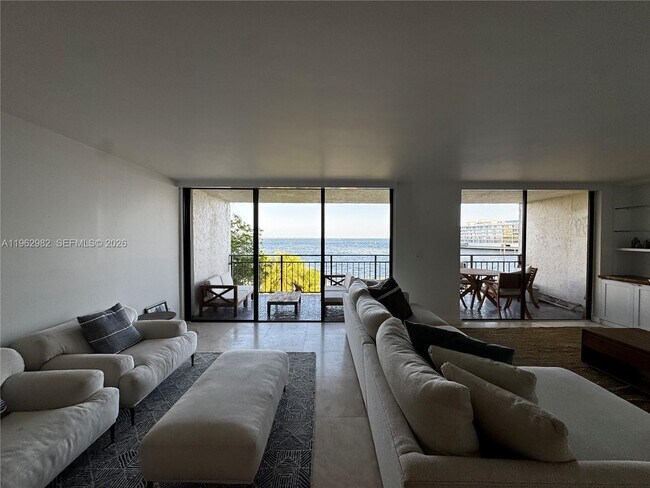 Building Photo - 1632 S Bayshore Ct