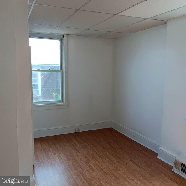 Building Photo - 190 W Roosevelt Blvd