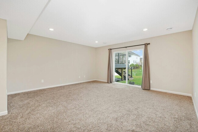 Building Photo - 15101 Emory Cir