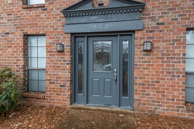 Building Photo - 512 McElroy Rd