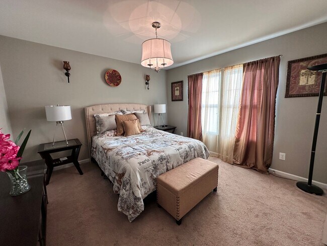 Building Photo - Exclusively Offered By Muse Realty Rentals...