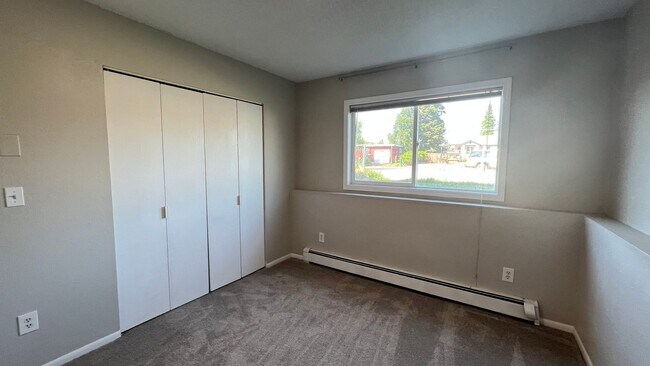Building Photo - 1103 Karluk St