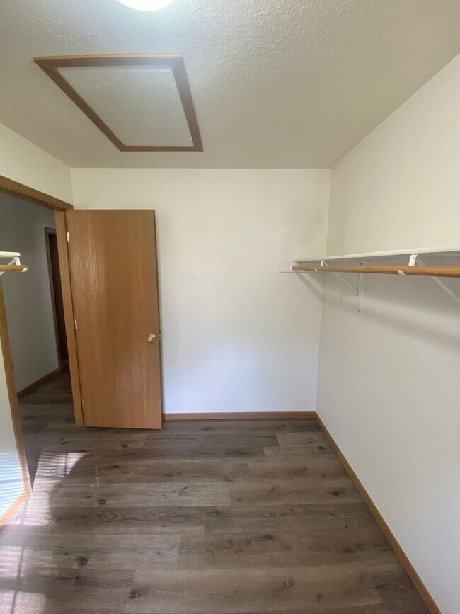 Building Photo - 16758 Huntington Ln