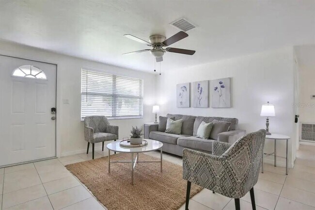 Building Photo - 5622 S Lockwood Ridge Rd