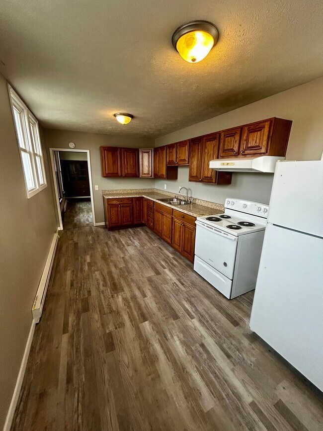 Building Photo - 283 W Main St