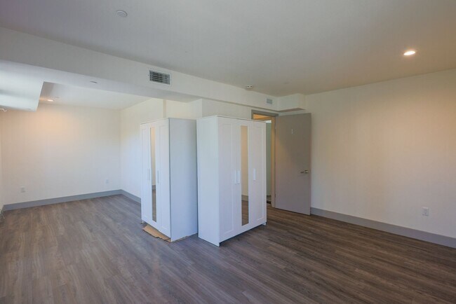 Building Photo - Gemini Townhomes