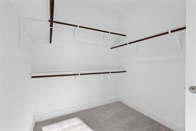 Building Photo - 1955 Settlers Glen Dr