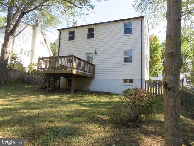 Building Photo - 9912 Dickens Ave