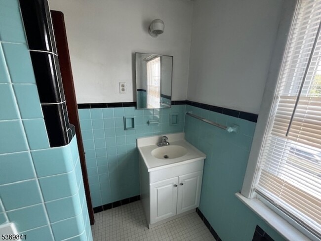 Building Photo - 315 Longwood Ave