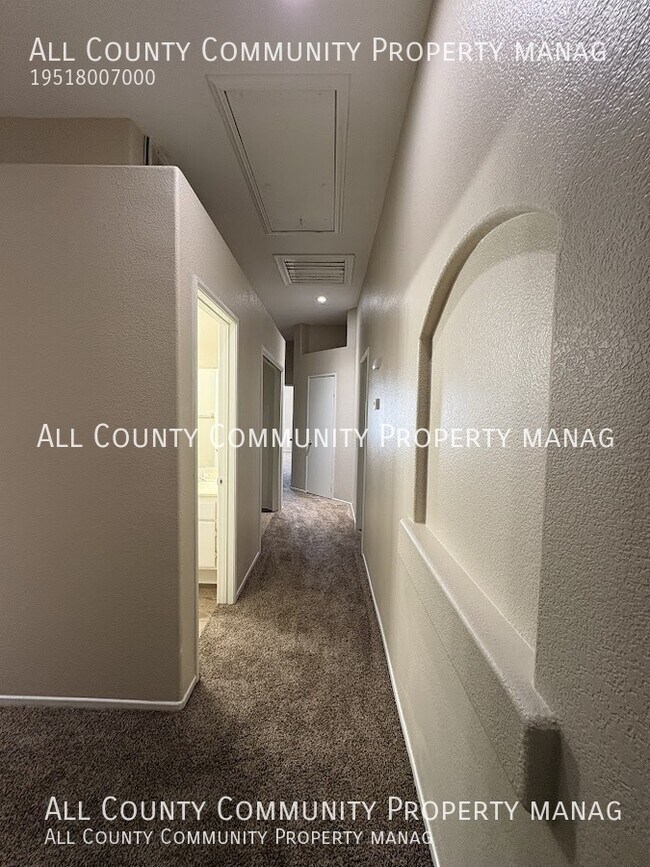 Building Photo - 39862 De Vendome Ct