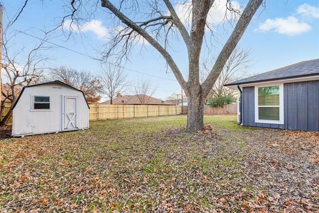 Building Photo - 227 Carolyn Dr