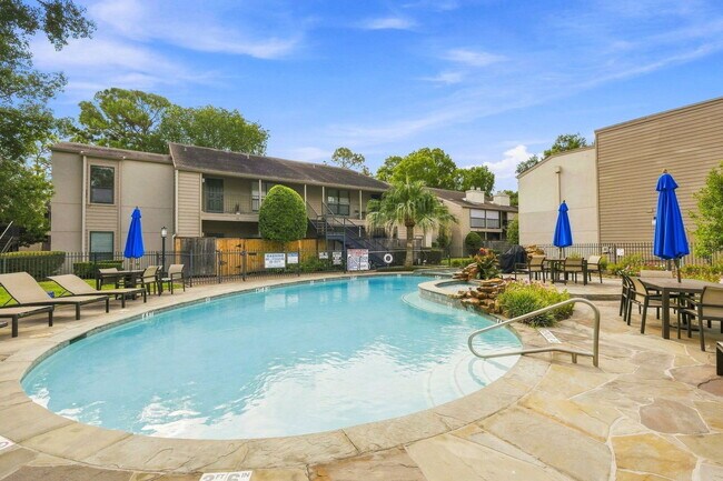 Building Photo - 1100 Augusta Dr