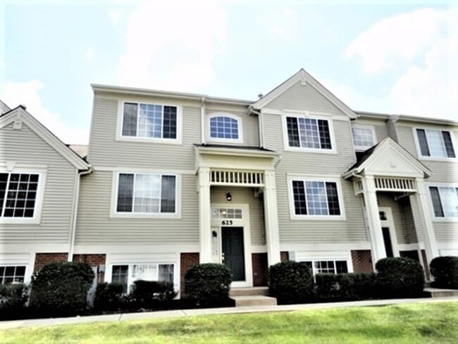 Primary Photo - 625 Cary Woods Cir