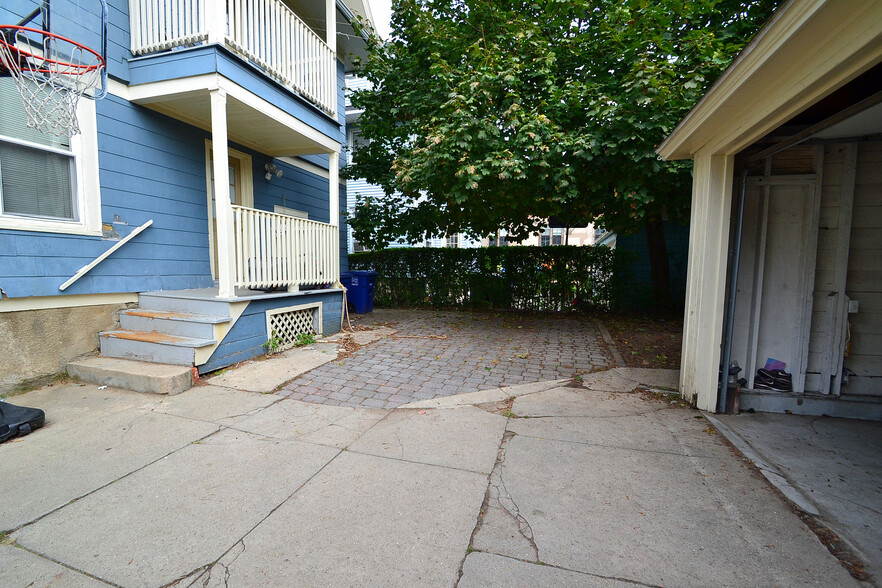 rear patio - 585 Beechwood Ave