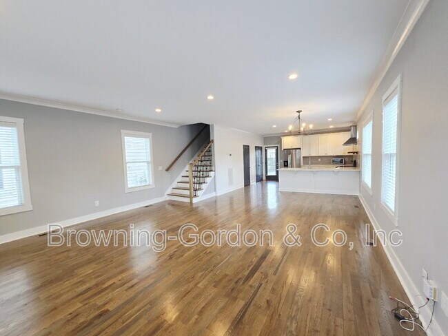 Building Photo - 668 A James Avenue