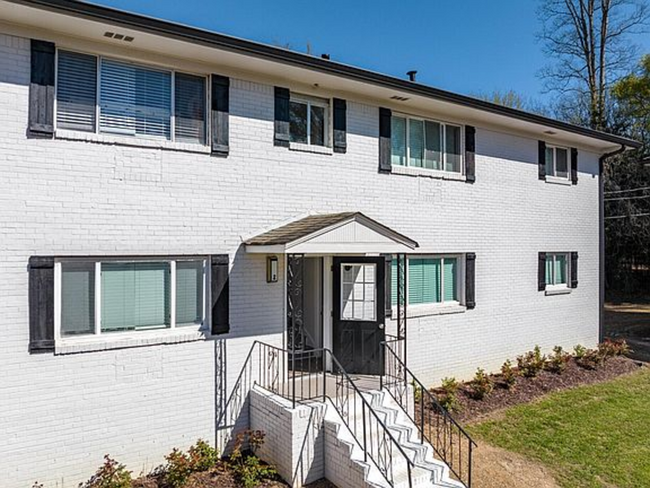 Building Photo - 615 3rd Ave