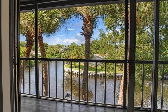 Building Photo - 9101 Tudor Dr