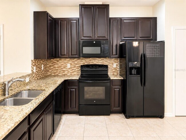Building Photo - 2119 Lennox Dale Ln