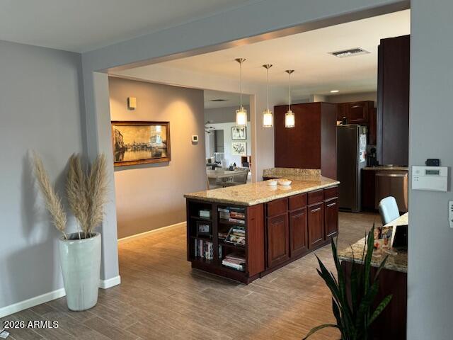 Building Photo - 530 W Oregon Ave